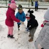 Wesołe zabawy na śniegu